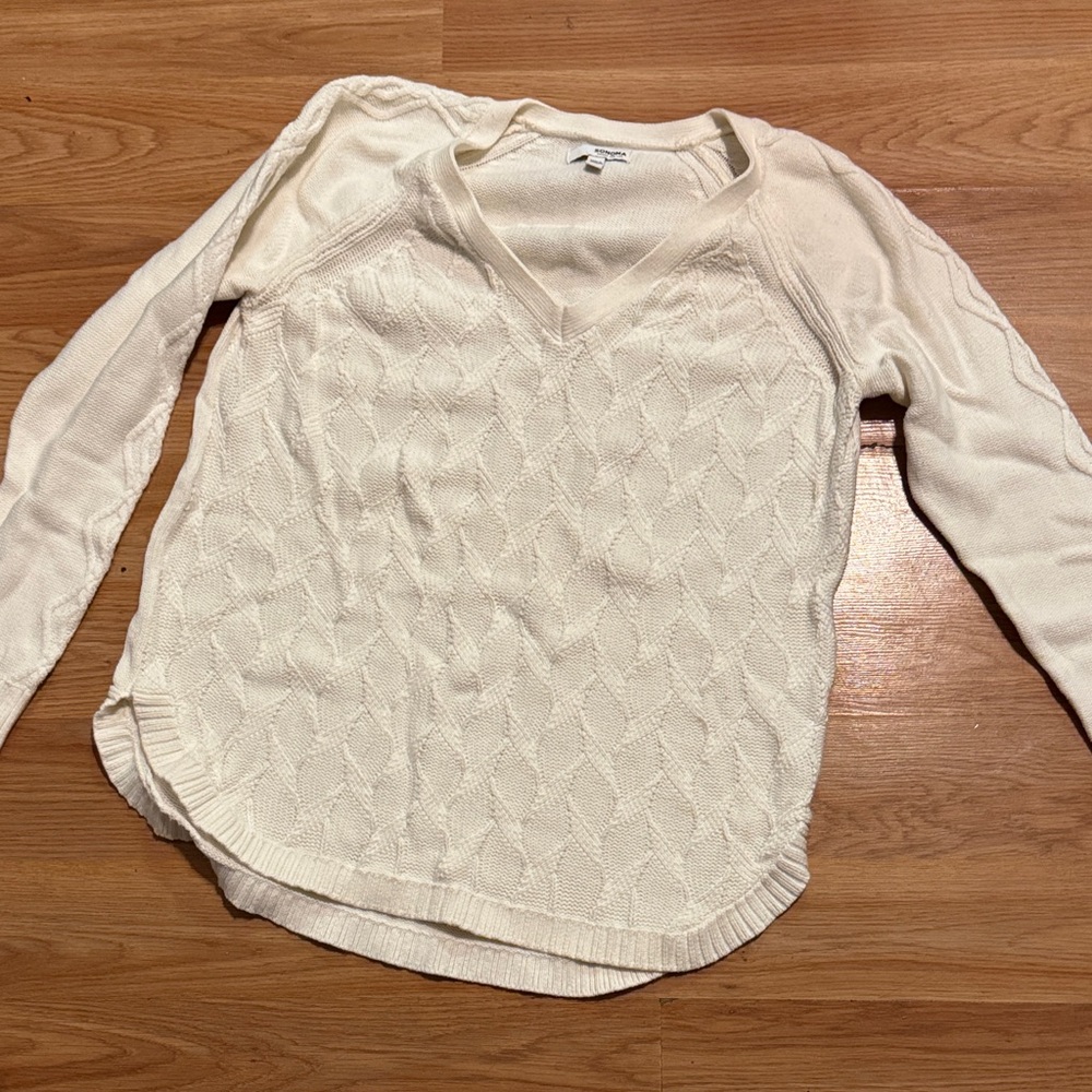 Sonoma winter white V-Neck Sweater